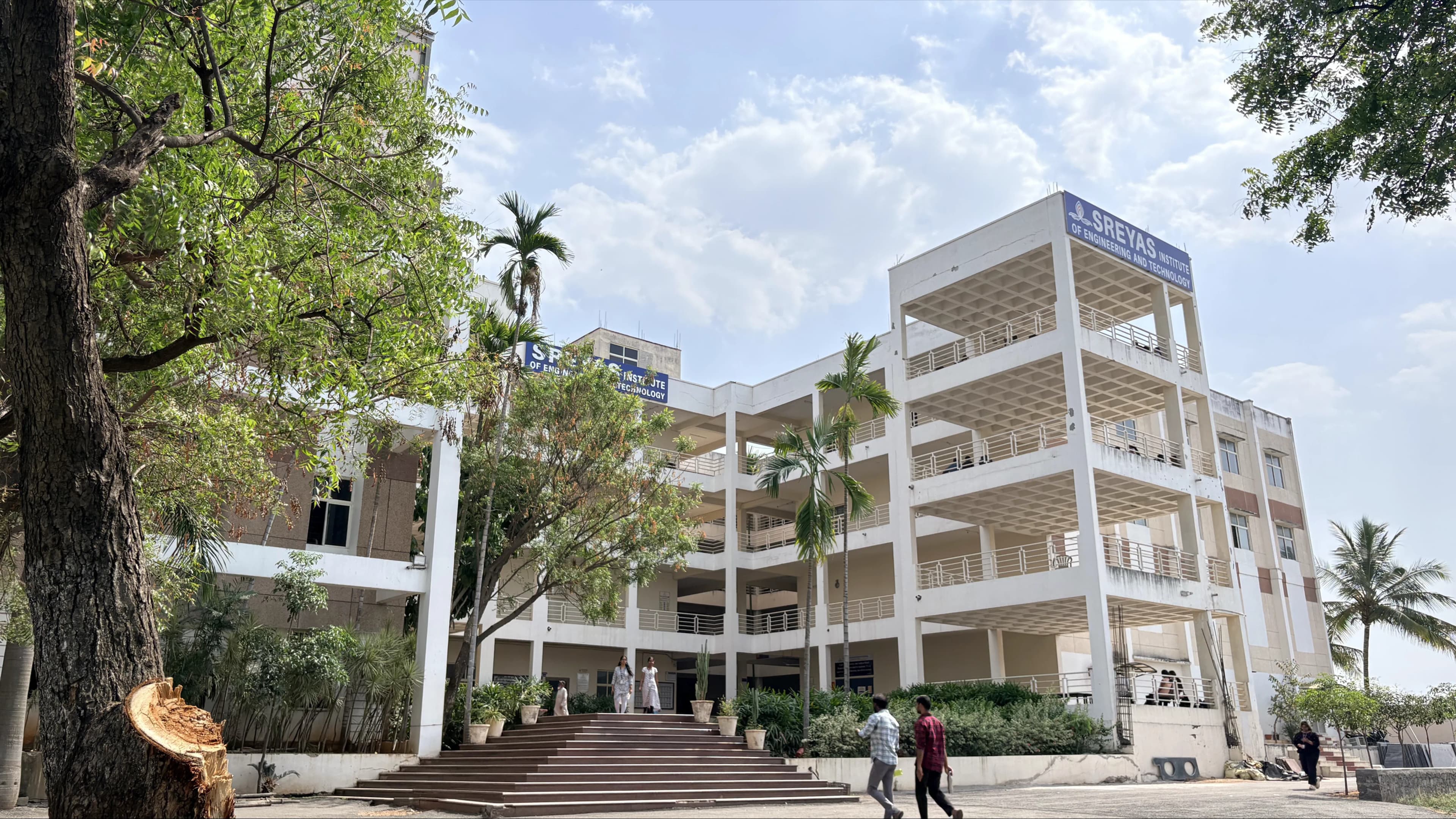 Sreyas institutional campus view